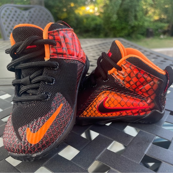 Nike LeBron XII Reptile - Picture 1 of 5